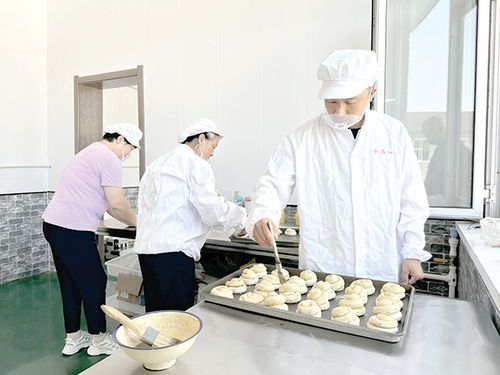 制造業(yè)發(fā)展群眾雙收益生活方式餐飲服務(wù)協(xié)同推進(jìn) 解讀工廠建在家門口產(chǎn)業(yè)與就業(yè)分配繁榮階段